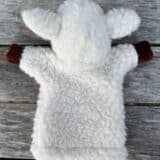 Handpuppe Schaf dunkel von hinten