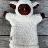 Handpuppe Schaf dunkel von vorne