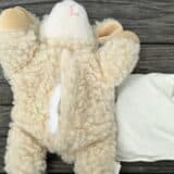 Kirschkernkissen Schaf liegend von unten