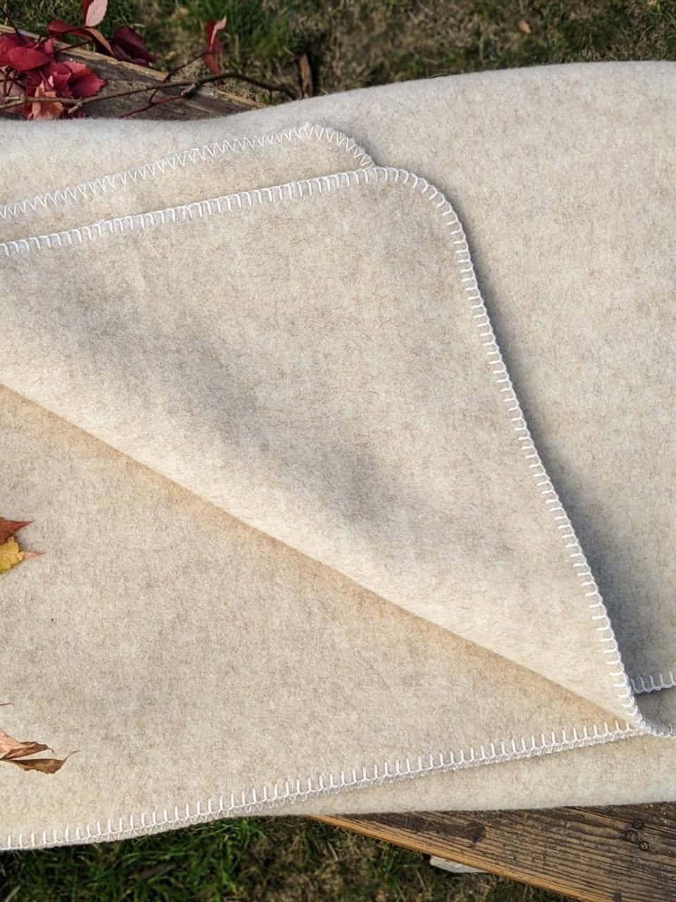 Kuscheldecke aus Wolle groß Kuscheldecke aus Wolle groß