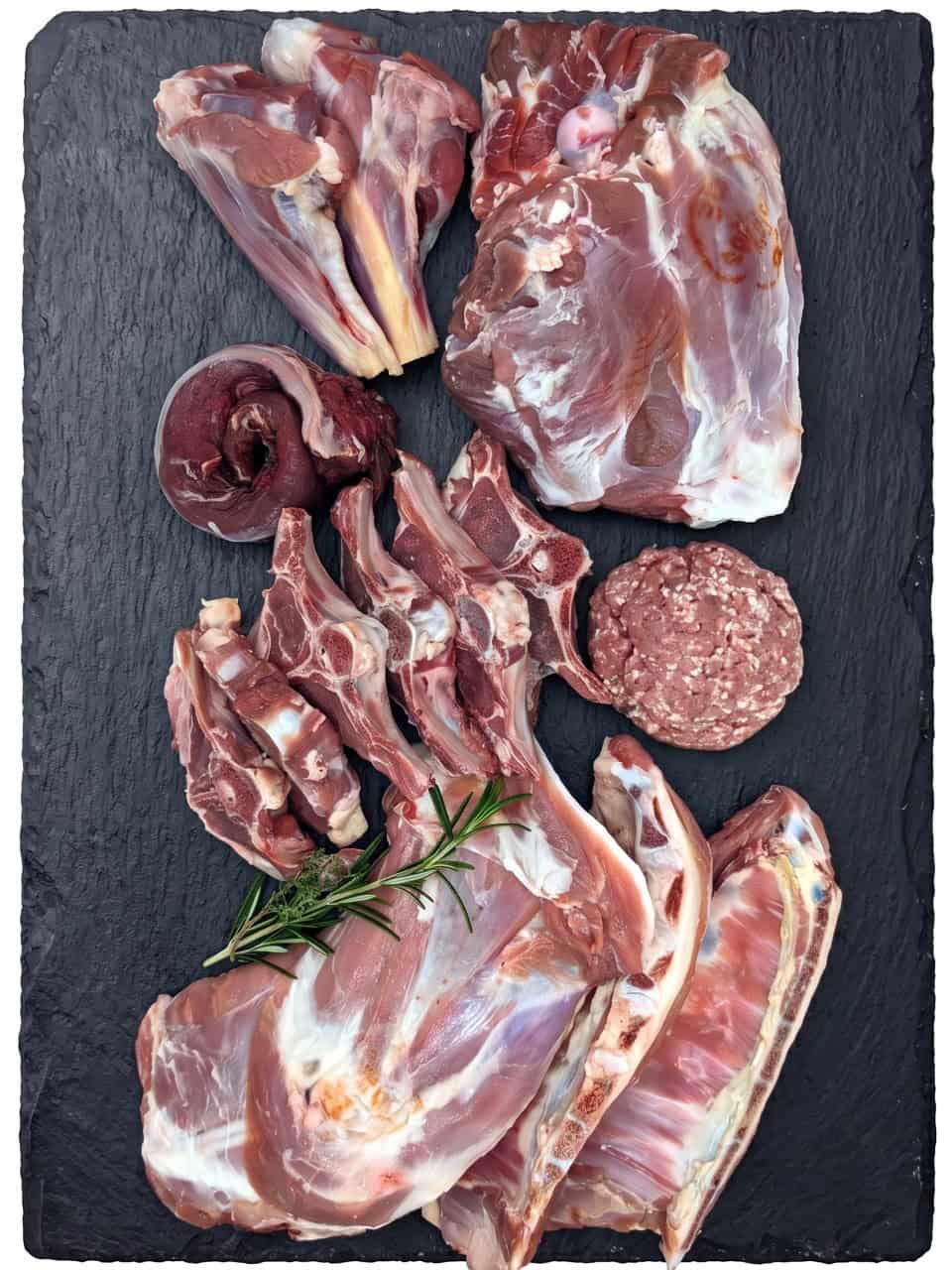 Lammfleisch Paket xxl mit Haxen, Keule, Schulter, Rippchen, Hack, Filet und Koteletts Lammfleisch Paket xxl mit Haxen, Keule, Schulter, Rippchen, Hack, Filet und Koteletts