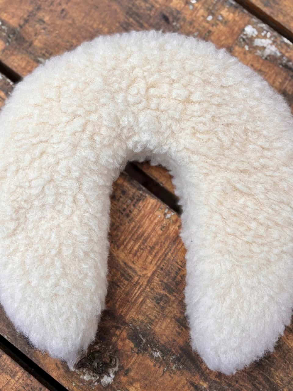 Nackenhörnchen mit Kirschkernkissen Nackenhörnchen mit Kirschkernkissen