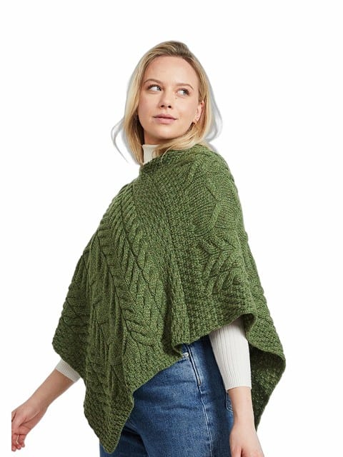Poncho aus Merinowolle moosgrün Poncho aus Merinowolle moosgrün