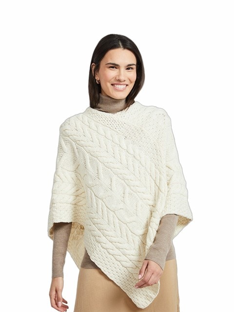 Poncho aus Merinowolle Wollweiss Poncho aus Merinowolle Wollweiss
