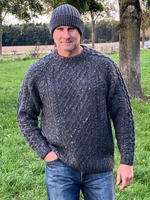 Pullover mit Strickmuster aus Wolle anthrazit Pullover mit Strickmuster aus Wolle anthrazit