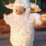 Schaf Handpuppe Zottel von vorne