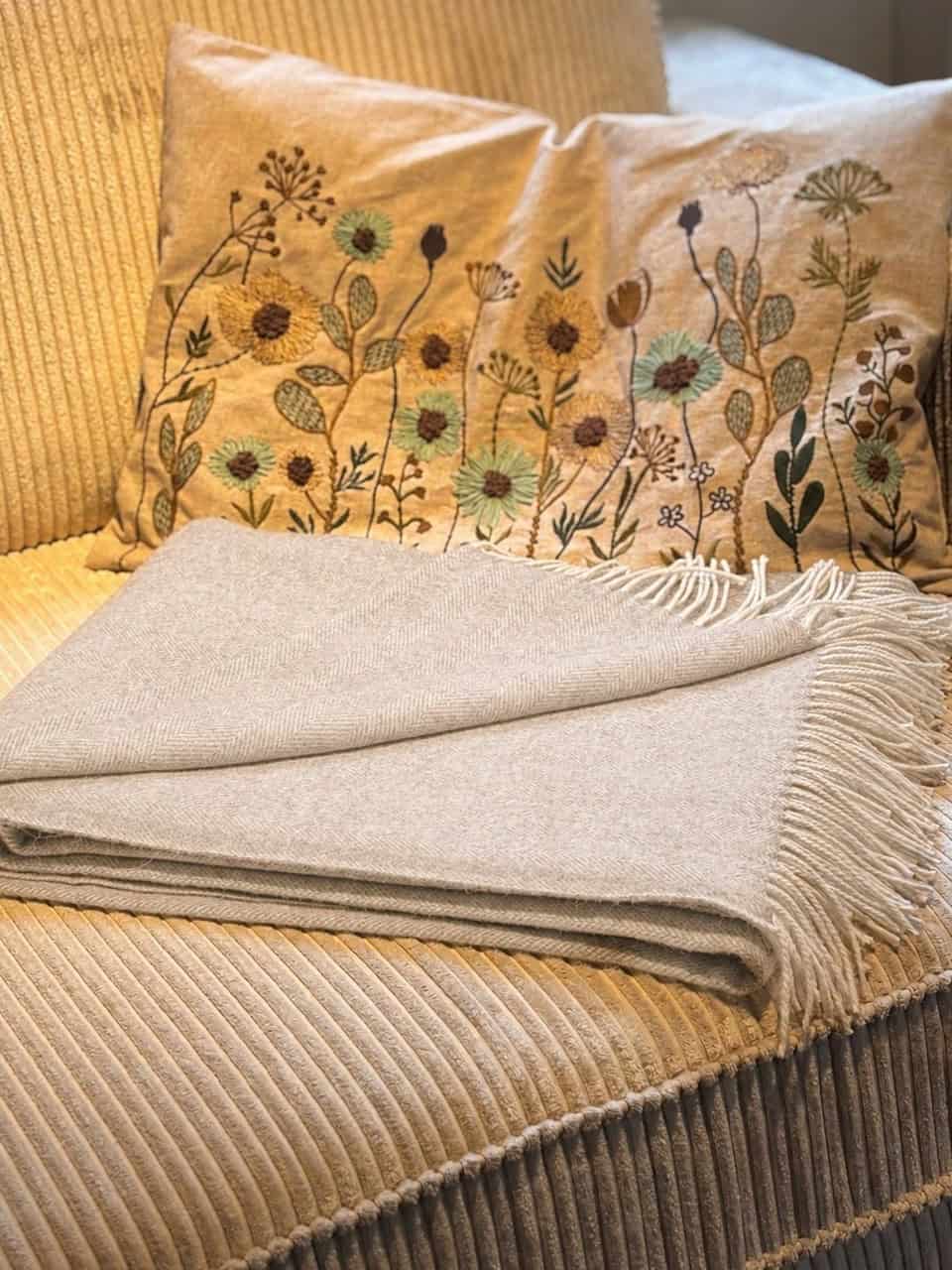Wolldecke aus Merinowolle beige Wolldecke aus Merinowolle beige