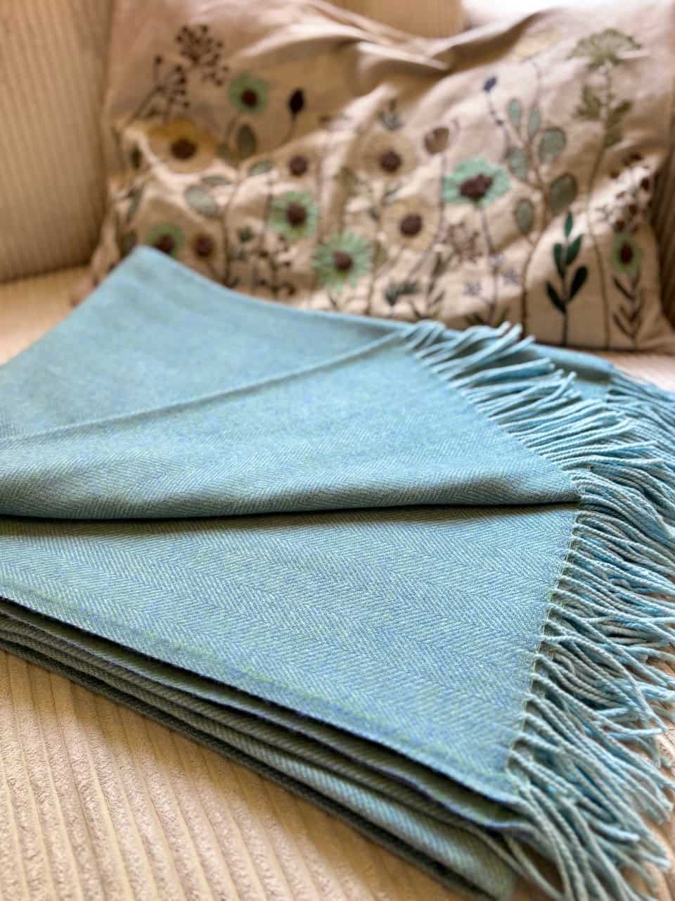 Wolldecke aus Merinowolle hellblau Wolldecke aus Merinowolle hellblau